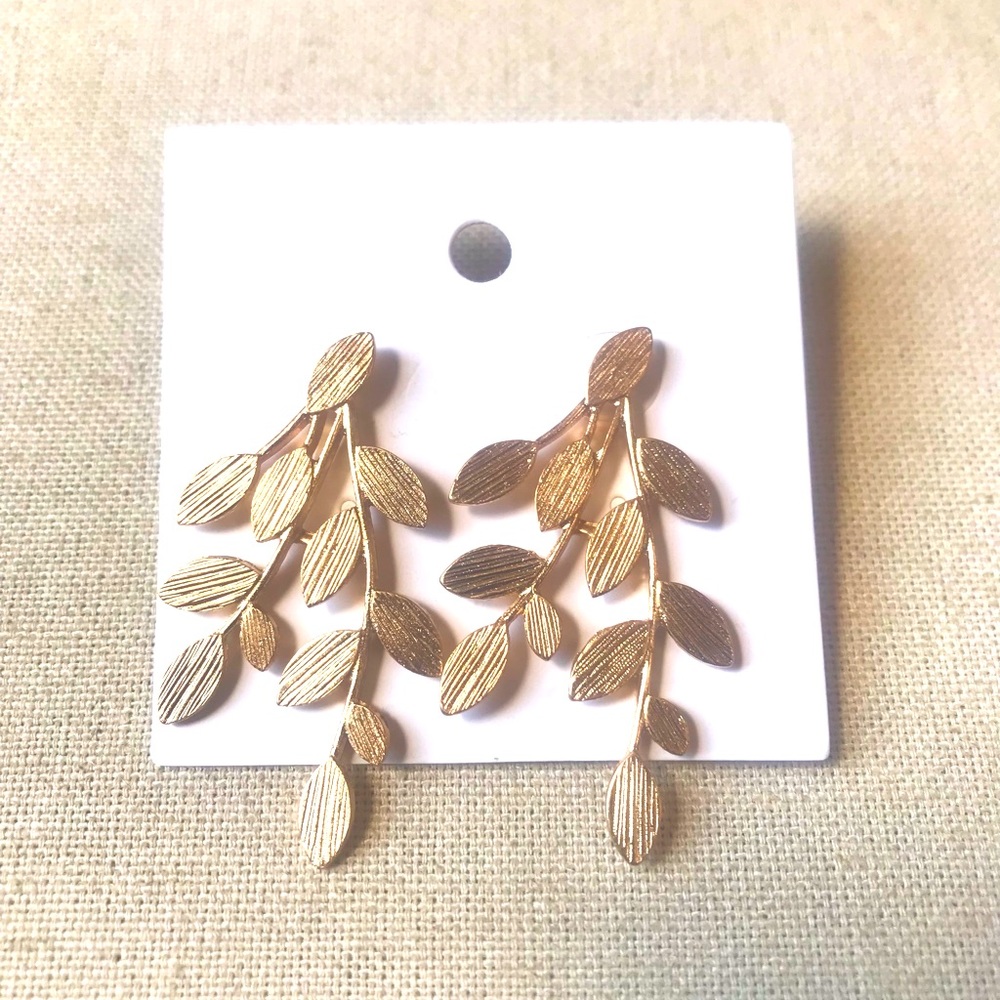 Gold Textured Leaf Drop Earrings NWOT Hypoallergenic Posts